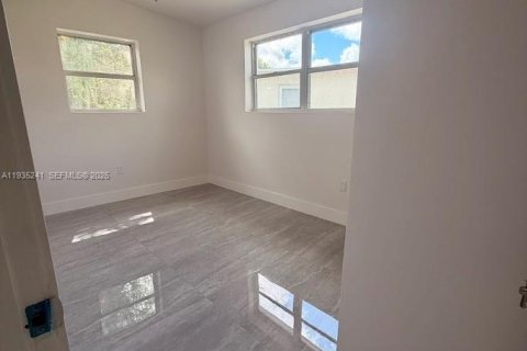 Villa ou maison à vendre à Fort Lauderdale, Floride: 3 chambres, 85.47 m2 № 1993431 - photo 15