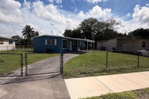 Villa ou maison à vendre à Fort Lauderdale, Floride: 3 chambres, 85.47 m2 № 1993431 - photo 4