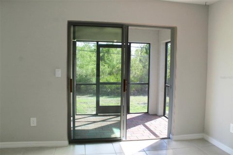 Villa ou maison à vendre à Port Charlotte, Floride: 4 chambres, 137.96 m2 № 2302310 - photo 15