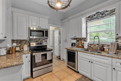 House in Lakeland, Florida 2 bedrooms, 89.37 sq.m. № 1904885 - photo 13