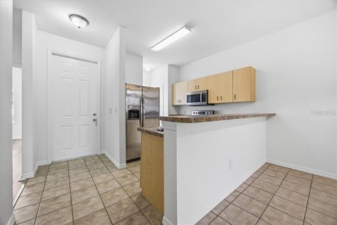 Villa ou maison à louer à Poinciana, Floride: 3 chambres, 116.03 m2 № 2387388 - photo 12