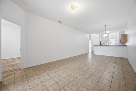 Villa ou maison à louer à Poinciana, Floride: 3 chambres, 116.03 m2 № 2387388 - photo 16