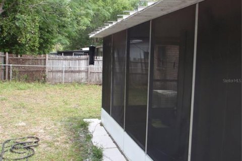 Casa en venta en Tampa, Florida, 3 dormitorios, 82.78 m2 № 2113020 - foto 2