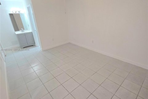 Copropriété à louer à Miami, Floride: 2 chambres, 74.32 m2 № 2007459 - photo 4