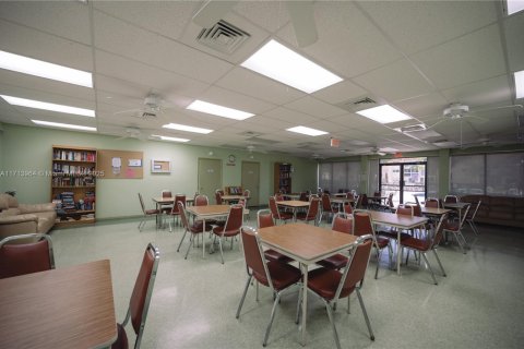 Купить кондоминиум в Санрайз, Флорида 2 спальни, 78.97м2, № 1764974 - фото 25