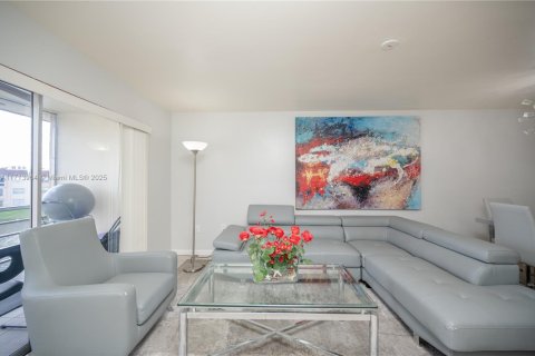 Купить кондоминиум в Санрайз, Флорида 2 спальни, 78.97м2, № 1764974 - фото 4