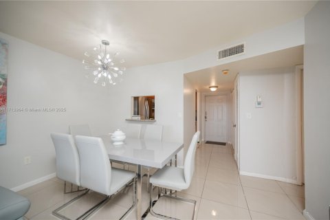 Купить кондоминиум в Санрайз, Флорида 2 спальни, 78.97м2, № 1764974 - фото 5