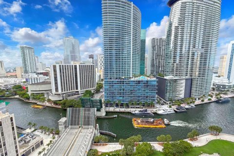 Condominio en venta en Miami, Florida, 1 dormitorio, 73.39 m2 № 2353579 - foto 3