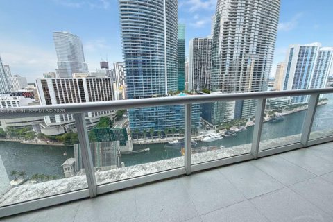 Condominio en venta en Miami, Florida, 1 dormitorio, 73.39 m2 № 2353579 - foto 5