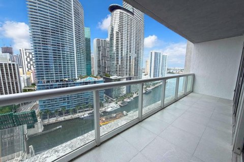 Condominio en venta en Miami, Florida, 1 dormitorio, 73.39 m2 № 2353579 - foto 2
