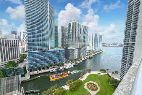 Condominio en Miami, Florida, 1 dormitorio  № 2353579