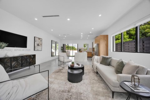 Touwnhouse à vendre à Miami, Floride: 4 chambres, 272.11 m2 № 2421195 - photo 7