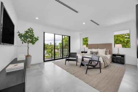 Touwnhouse à vendre à Miami, Floride: 4 chambres, 272.11 m2 № 2421195 - photo 21