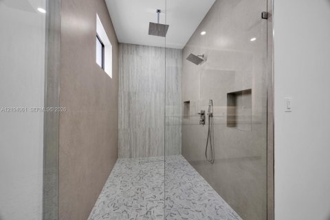 Touwnhouse à vendre à Miami, Floride: 4 chambres, 272.11 m2 № 2421195 - photo 24