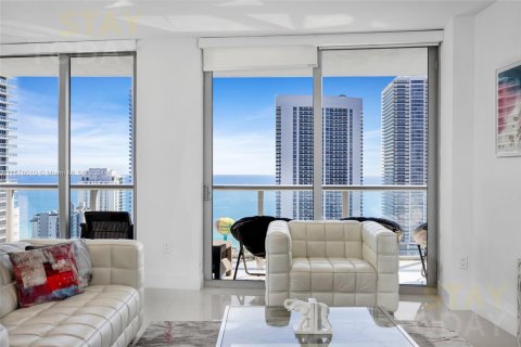 Copropriété à louer à Hallandale Beach, Floride: 3 chambres, 146.51 m2 № 1933859 - photo 7