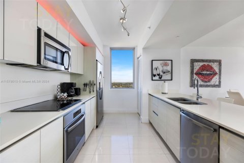 Copropriété à louer à Hallandale Beach, Floride: 3 chambres, 146.51 m2 № 1933859 - photo 15