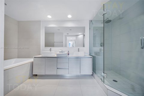 Copropriété à louer à Hallandale Beach, Floride: 3 chambres, 146.51 m2 № 1933859 - photo 27