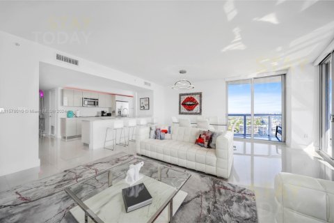 Copropriété à louer à Hallandale Beach, Floride: 3 chambres, 146.51 m2 № 1933859 - photo 3