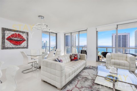 Copropriété à louer à Hallandale Beach, Floride: 3 chambres, 146.51 m2 № 1933859 - photo 5