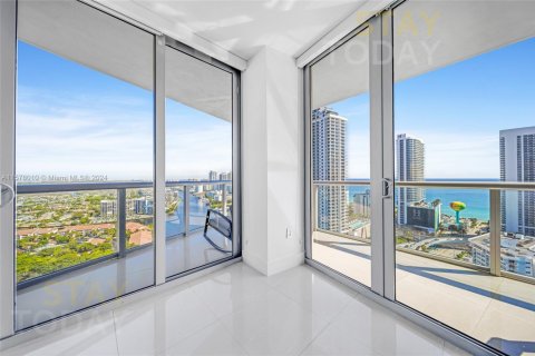Copropriété à louer à Hallandale Beach, Floride: 3 chambres, 146.51 m2 № 1933859 - photo 11