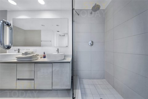 Copropriété à louer à Hallandale Beach, Floride: 3 chambres, 146.51 m2 № 1933859 - photo 29