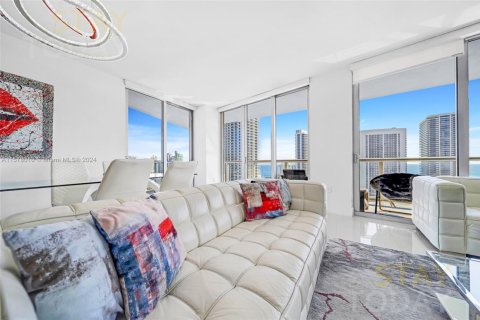 Copropriété à louer à Hallandale Beach, Floride: 3 chambres, 146.51 m2 № 1933859 - photo 9