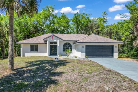Casa en Punta Gorda, Florida 3 dormitorios, 109.44 m2 № 2202587