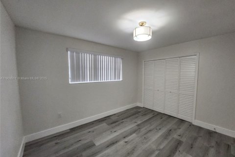 Touwnhouse à louer à Miami, Floride: 2 chambres, 96.34 m2 № 2012990 - photo 7