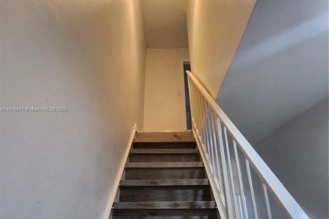 Touwnhouse à louer à Miami, Floride: 2 chambres, 96.34 m2 № 2012990 - photo 12