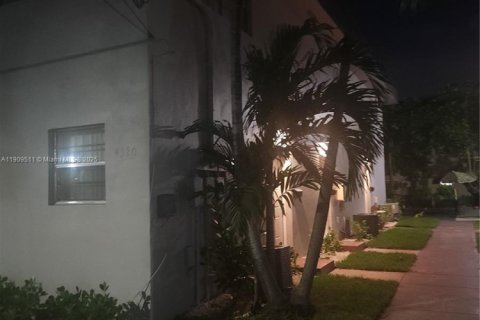 Touwnhouse à louer à Miami, Floride: 2 chambres, 96.34 m2 № 2012990 - photo 2