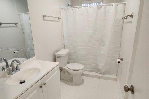 Touwnhouse à louer à Miami, Floride: 2 chambres, 96.34 m2 № 2012990 - photo 9