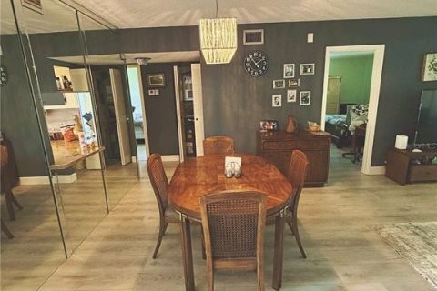 Купить кондоминиум в Уэст-Палм-Бич, Флорида 6 комнат, 101.82м2, № 2232827 - фото 11