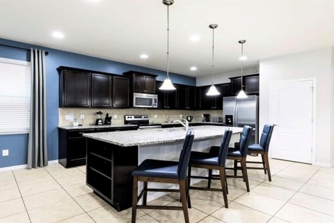 Villa ou maison à louer à Kissimmee, Floride: 8 chambres, 375.42 m2 № 1894959 - photo 5
