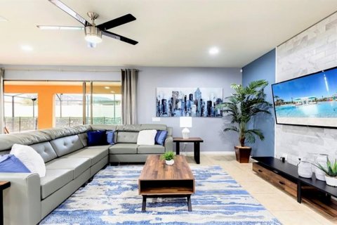 Villa ou maison à louer à Kissimmee, Floride: 8 chambres, 375.42 m2 № 1894959 - photo 3