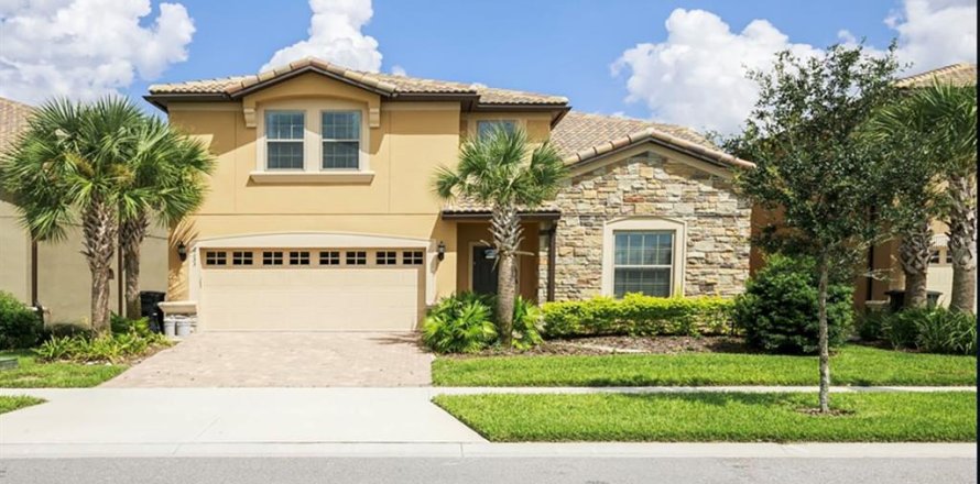 Villa ou maison à Kissimmee, Floride 8 chambres, 375.42 m2 № 1894959