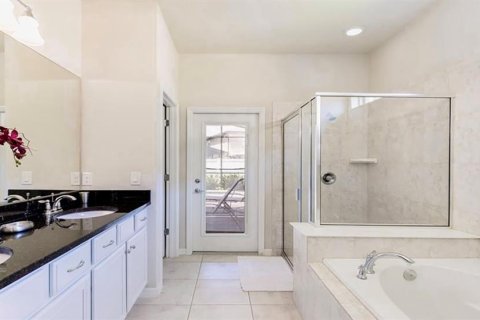 Villa ou maison à louer à Kissimmee, Floride: 8 chambres, 375.42 m2 № 1894959 - photo 25
