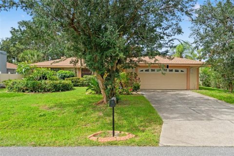 Casa en venta en Land O' Lakes, Florida, 4 dormitorios, 249.35 m2 № 1813593 - foto 3
