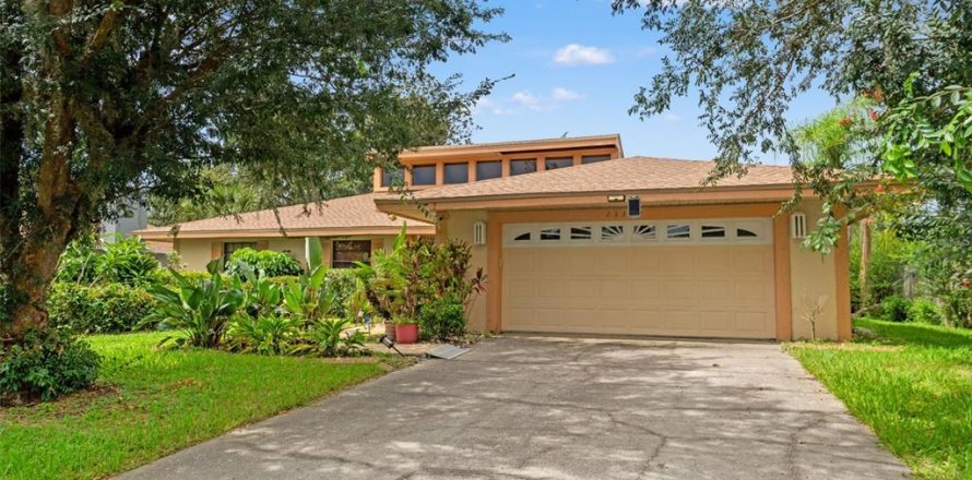 Casa en Land O' Lakes, Florida 4 dormitorios, 249.35 m2 № 1813593