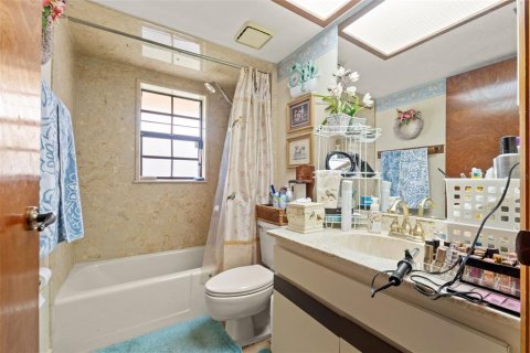 Casa en venta en Land O' Lakes, Florida, 4 dormitorios, 249.35 m2 № 1813593 - foto 27