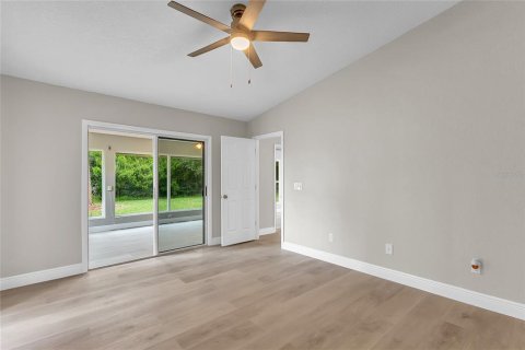 Villa ou maison à louer à Palm Coast, Floride: 4 chambres, 203.64 m2 № 2388676 - photo 5