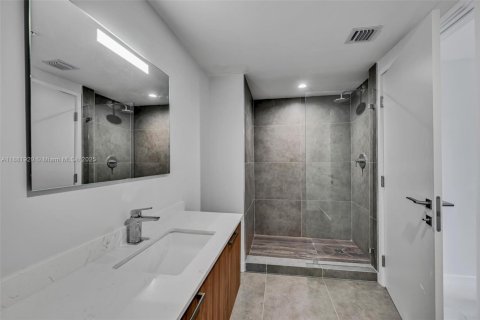 Apartment in North Miami, Florida 2 bedrooms, 83.7 sq.m. № 1924907 - photo 13