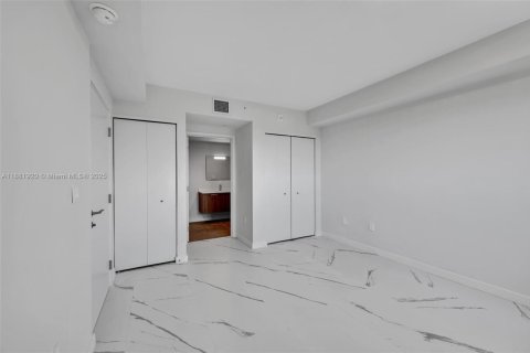 Apartment in North Miami, Florida 2 bedrooms, 83.7 sq.m. № 1924907 - photo 12