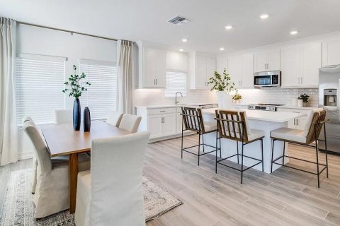 Adosado en alquiler en Wesley Chapel, Florida, 4 dormitorios, 223.89 m2 № 1914678 - foto 9