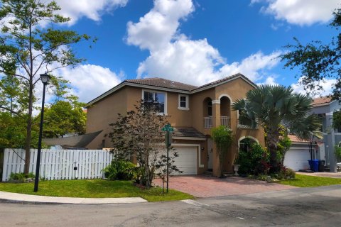 House in Fort Lauderdale, Florida 4 bedrooms, 271.92 sq.m. № 2250756