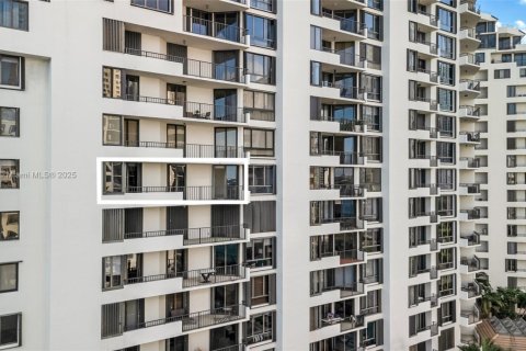 Купить кондоминиум в Майами, Флорида 3 спальни, 150.87м2, № 1974452 - фото 29