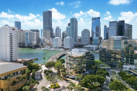 Купить кондоминиум в Майами, Флорида 3 спальни, 150.87м2, № 1974452 - фото 28