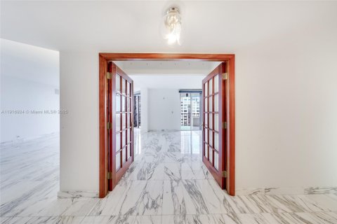 Купить кондоминиум в Майами, Флорида 3 спальни, 150.87м2, № 1974452 - фото 11