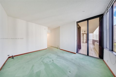 Купить кондоминиум в Майами, Флорида 3 спальни, 150.87м2, № 1974452 - фото 22