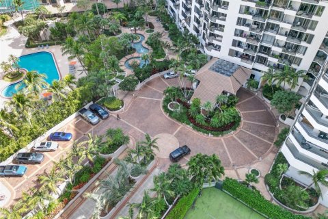 Купить кондоминиум в Майами, Флорида 3 спальни, 150.87м2, № 1974452 - фото 30