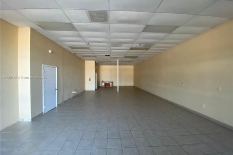 Commercial property in Sanford, Florida № 1703511 - photo 9